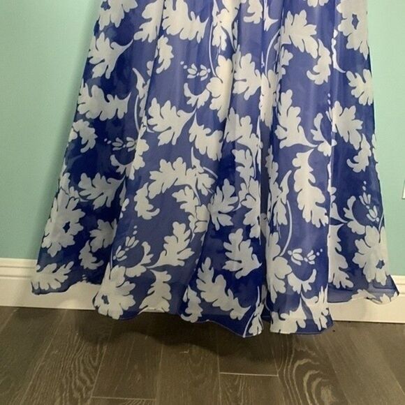 JVN by Jovanni Plunging Neck Gown NWT - Picture 2 of 10